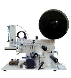 半自動(dòng)扁瓶貼標(biāo)機(jī)